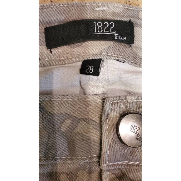 1822 Denim Gray Camo Jeans tapered Legs Size 28 - Picture 8 of 9